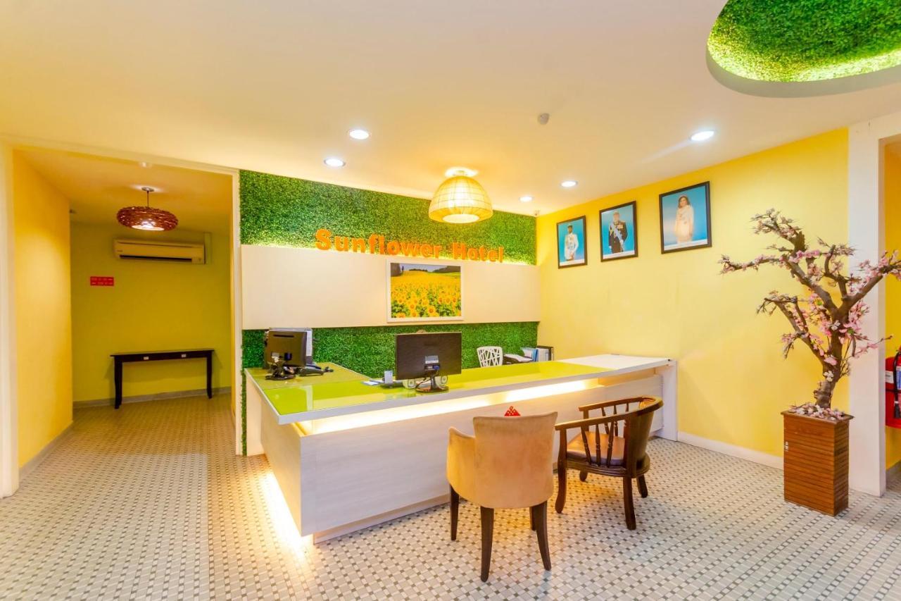 Sunflower Express Hotel ポンティアン・ケシル エクステリア 写真