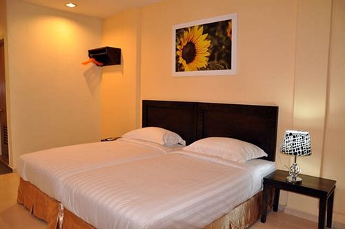 Sunflower Express Hotel ポンティアン・ケシル エクステリア 写真