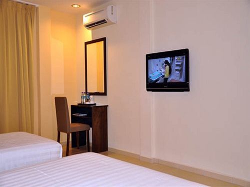 Sunflower Express Hotel ポンティアン・ケシル エクステリア 写真