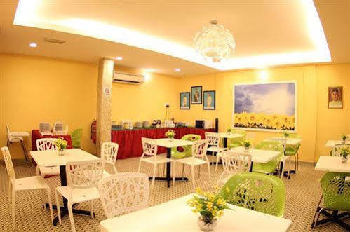 Sunflower Express Hotel ポンティアン・ケシル エクステリア 写真
